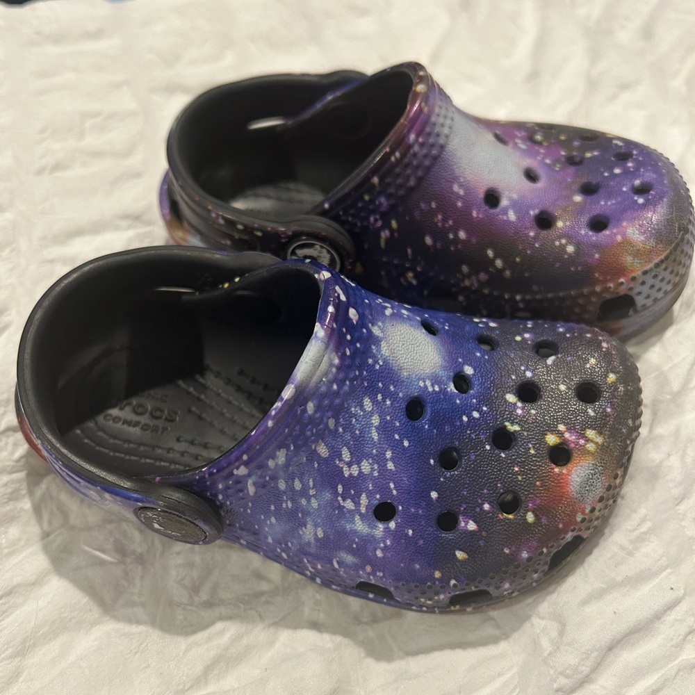 Crocs Classic Clog - Little Kid Galaxy size 6c